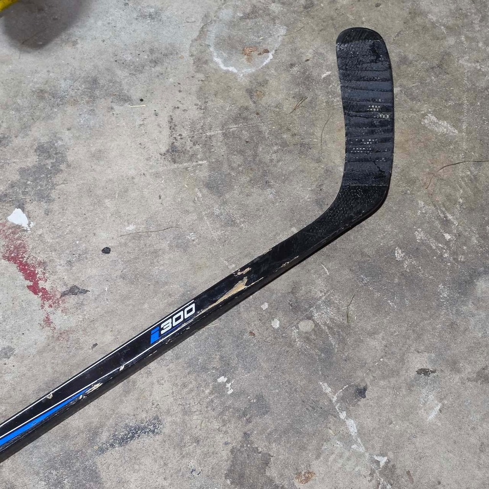 Bauer i300 Hockey Stick Youth Black Blue Fair ABS Blade Street Hockey
